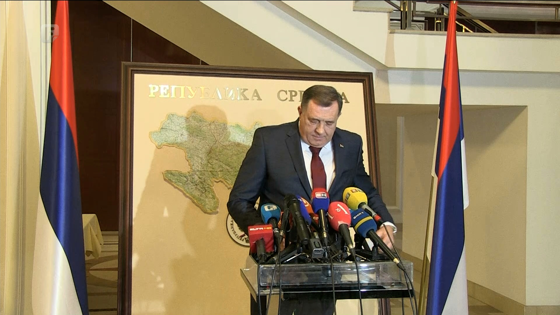 Dodik kazao kako će zabraniti rad državnog pravosuđa na prostoru RS-a